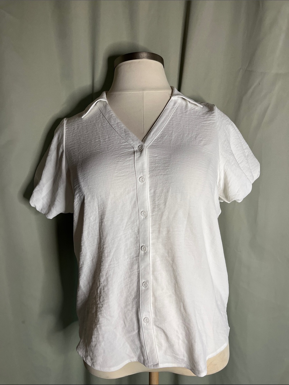 Ninety White Short-Sleeve Button Down Shirt with Collar and Puff Sleeves